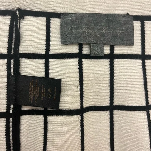 Reversible black and white grid a-line flare skirt size S - Anthropologie - Picture 5 of 5